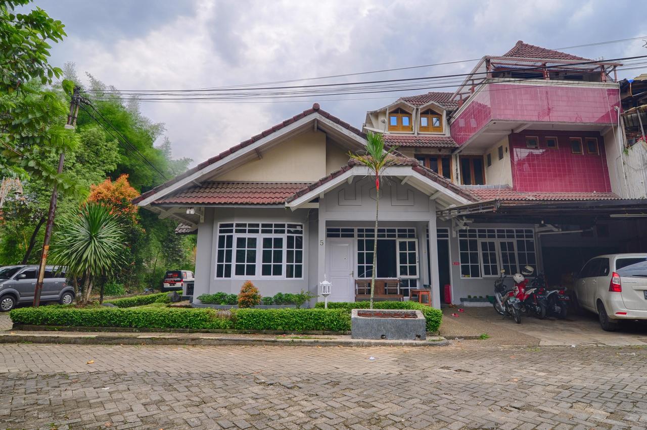Pele Guesthouse Bandung Dış mekan fotoğraf
